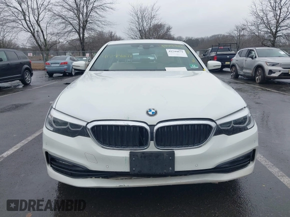 2018 BMW 5 Series 530i xDrive z VIN WBAJA7C52JWC75823, wystawiony jako IAAI lot #41544671 z przebiegiem 138 327 mil mil oraz . Historia ofert i sprzedaży dostępna na DreamBid. Obrazek 6.