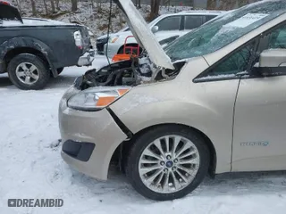 2018 Ford C-Max Hybrid SE with VIN 1FADP5AU6JL102999, listed as a IAAI auction lot 41631419 with 110,155 mi miles. Bid and sale history available at carsss.com. Image 6.