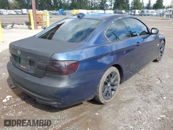 2011 BMW 3 Series 328i xDrive with VIN WBAKF5C58BE586557, listed as a IAAI auction lot 42024914 with 113,274 mi miles. Bid and sale history available at carsss.com. Image 4.