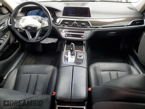2018 BMW 7 Series 740i with VIN WBA7E2C59JB216290, listed as a Copart auction lot 89082215 with 56,020 mi miles and Salvage Title. Bid and sale history available at carsss.com. Image 8.