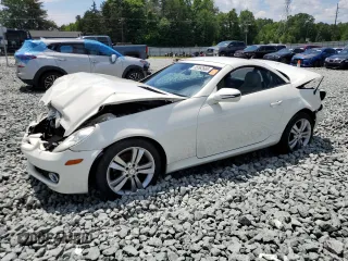 2010 Mercedes-Benz SLK 300 z VIN WDBWK5EA6AF230979, wystawiony jako Copart lot #55562665 z przebiegiem 56 754 mil mil oraz Szkody całkowita. Historia ofert i sprzedaży dostępna na DreamBid. Obrazek 1.