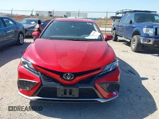 2022 Toyota Camry XSE z VIN 4T1K61AK1NU006141, wystawiony jako IAAI lot #42078782 z przebiegiem 55 637 mil mil oraz . Historia ofert i sprzedaży dostępna na DreamBid. Obrazek 12.