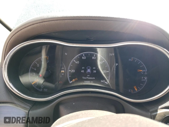 2020 Jeep Grand Cherokee Overland z VIN 1C4RJFCG4LC147974, wystawiony jako Copart lot #54354305 z przebiegiem 78 986 mil mil oraz Szkoda całkowita • Salvage title. Historia ofert i sprzedaży dostępna na DreamBid. Obrazek 9.