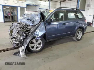 2011 Subaru Forester X z VIN JF2SHABC0BH717387, wystawiony jako Copart lot #56250145 z przebiegiem Nie podano mil oraz Szkoda całkowita • Salvage title. Historia ofert i sprzedaży dostępna na DreamBid. Obrazek 1.