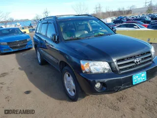 2006 Toyota Highlander w/3rd Row with VIN JTEDP21A260108852, listed as a IAAI auction lot 41847057 with 217,431 mi miles. Bid and sale history available at carsss.com. Image 1.