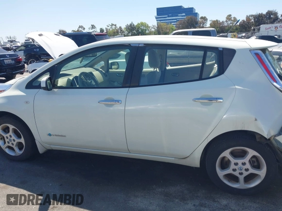 2011 Nissan LEAF SL-e z VIN JN1AZ0CP1BT007790, wystawiony jako IAAI lot #41943215 z przebiegiem 62 468 mil mil oraz . Historia ofert i sprzedaży dostępna na DreamBid. Obrazek 14.