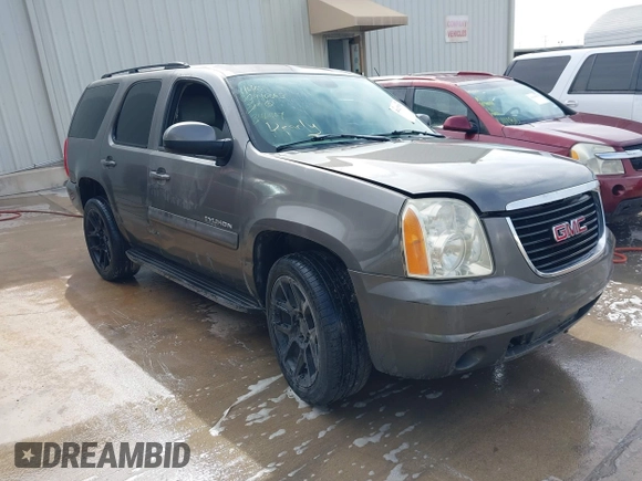 2007 GMC Yukon SLE w/3SA with VIN 1GKFC13C17R346467, listed as a IAAI auction lot 41425793 with 252,934 mi miles. Bid and sale history available at carsss.com. Image 1.