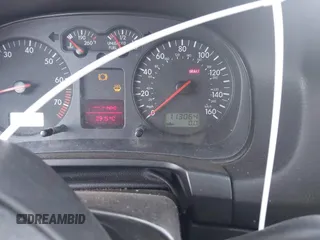 2000 Volkswagen GTI z VIN WVWDE21J0YW442467, wystawiony jako IAAI lot #41412546 z przebiegiem 113 064 mil mil oraz . Historia ofert i sprzedaży dostępna na DreamBid. Obrazek 7.