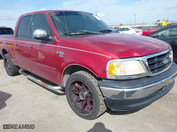 2001 Ford F-150 SuperCrew XLT with VIN 1FTRW07L71KD64069, listed as a IAAI auction lot 41914660 with 1 mi miles. Bid and sale history available at carsss.com. Image 1.