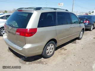 2004 Toyota Sienna CE with VIN 5TDZA23C84S125532, listed as a IAAI auction lot 42021942 with 227,141 mi miles. Bid and sale history available at carsss.com. Image 4.