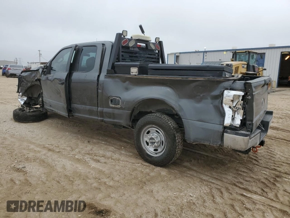 2018 Ford F-250 XL with VIN 1FT7X2A67JEB39698, listed as a Copart auction lot 44161425 with 245,655 mi miles and Salvage title. Bid and sale history available at DreamBid. Image 2.