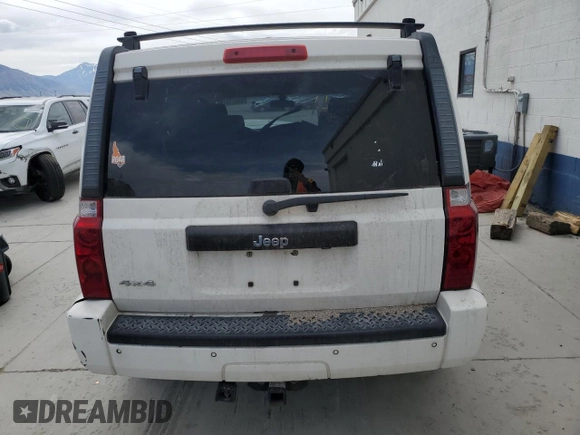 2008 Jeep Commander Sport with VIN 1J8HG48K68C111330, listed as a Copart auction lot 54011375 with 207,641 mi miles and Salvage title. Bid and sale history available at DreamBid. Image 6.