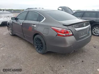 2013 Nissan Altima 2.5 SL with VIN 1N4AL3APXDC108144, listed as a IAAI auction lot 41910914 with 185,448 mi miles. Bid and sale history available at carsss.com. Image 3.