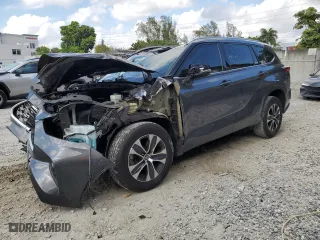 2020 Toyota Highlander XLE with VIN 5TDGZRAH4LS022288, listed as a Copart auction lot 50589795 with 64,994 mi miles and Non Repairable. Bid and sale history available at carsss.com. Image 1.