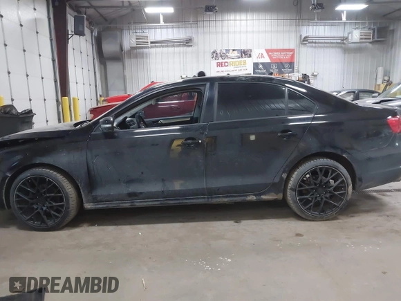 2011 Volkswagen Jetta TDI with VIN 3VWLL7AJ8BM113521, listed as a IAAI auction lot 41716025 with 195,937 mi miles and . Bid and sale history available at DreamBid. Image 14.