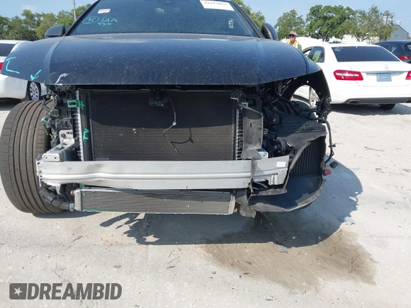 2024 Audi RS Q8 z VIN WU1ARBF15RD005841, wystawiony jako IAAI lot #42187837 z przebiegiem 8 379 mil mil oraz . Historia ofert i sprzedaży dostępna na DreamBid. Obrazek 6.