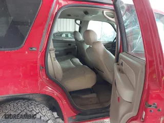 2002 Chevrolet Tahoe LT with VIN 1GNEC13Z52R148406, listed as a IAAI auction lot 41617948 with 190,502 mi miles. Bid and sale history available at carsss.com. Image 8.