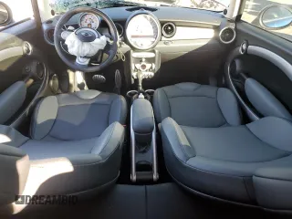 2008 MINI Hardtop S with VIN WMWMF73538TV38182, listed as a Copart auction lot 87661395 with 38,128 mi miles and Salvage Title. Bid and sale history available at DreamBid. Image 8.