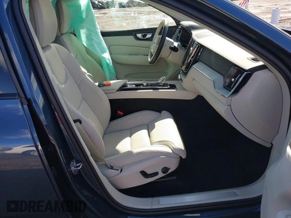 2024 Volvo XC60 Ultimate Dark Theme с VIN YV4L12RM6R1913362, выставлен на аукционе IAAI как лот 41596343 с пробегом 4 171 миль миль и . История ставок и продаж доступна на DreamBid. Изображение 5.
