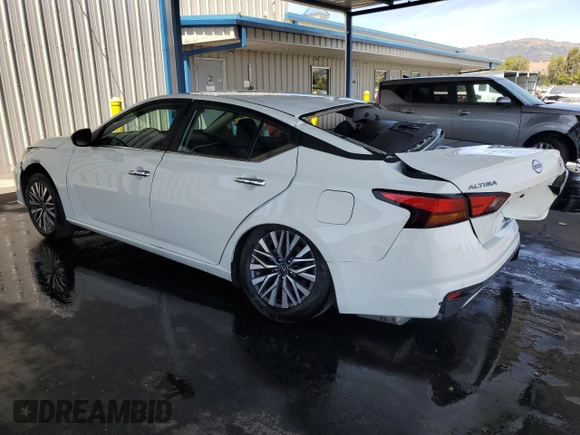 2025 Nissan Altima SV z VIN 1N4BL4DV5SN353777, wystawiony jako Copart lot #57361185 z przebiegiem 6 047 mil mil oraz Szkoda całkowita • Salvage title. Historia ofert i sprzedaży dostępna na DreamBid. Obrazek 2.