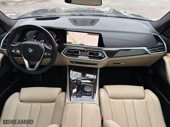 2021 BMW X5 sDrive40i with VIN 5UXCR4C04M9G59370, listed as a IAAI auction lot 41592538 with 132,083 mi miles. Bid and sale history available at carsss.com. Image 6.