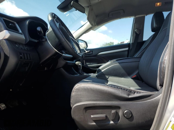 2018 Toyota Highlander LE with VIN 5TDBZRFH0JS809397, listed as a Copart auction lot 61502315 with 131,864 mi miles and Salvage title. Bid and sale history available at DreamBid. Image 7.