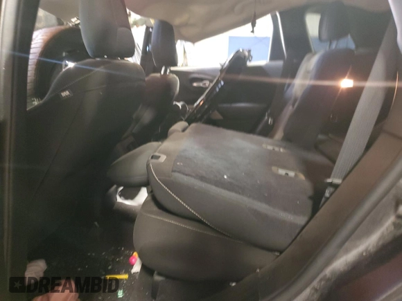 2018 Jeep Cherokee Latitude z VIN 1C4PJMCB3JD534507, wystawiony jako Copart lot #60502365 z przebiegiem 133 642 mil mil oraz Szkoda całkowita • Salvage title. Historia ofert i sprzedaży dostępna na DreamBid. Obrazek 10.