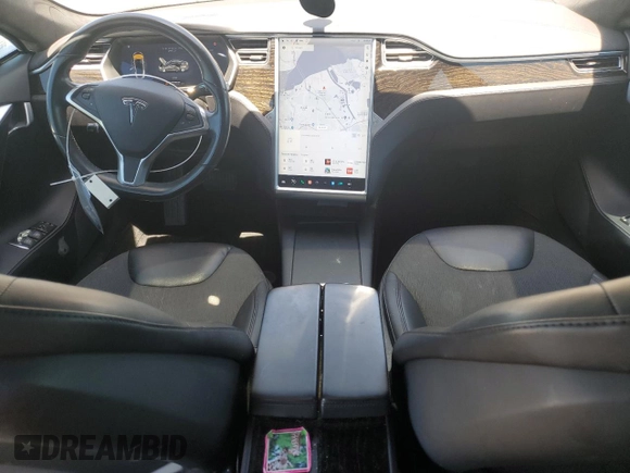 2016 Tesla Model S 90D z VIN 5YJSA1E20GF153799, wystawiony jako Copart lot #56104665 z przebiegiem 115 674 mil mil oraz Szkoda całkowita • Salvage title. Historia ofert i sprzedaży dostępna na DreamBid. Obrazek 8.