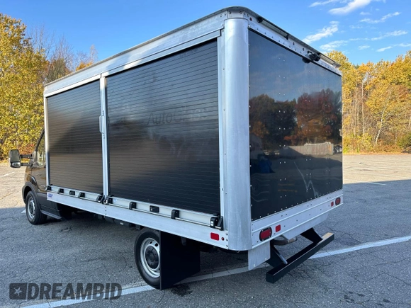 2020 Ford Transit with VIN 1FDBR5Z86LKA66304, listed as a Copart auction lot 83361384 with 227,809 mi miles and Clean Title. Bid and sale history available at DreamBid. Image 3.