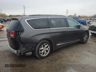 2017 Chrysler Pacifica Touring L with VIN 2C4RC1BG4HR810277, listed as a Copart auction lot 77885014 with 101,492 mi miles and Salvage Title. Bid and sale history available at DreamBid. Image 3.