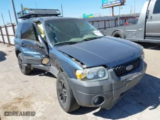 2006 Ford Escape XLT with VIN 1FMCU93126KB09191, listed as a IAAI auction lot 41700899 with 123,345 mi miles. Bid and sale history available at carsss.com. Image 1.