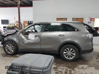2017 Kia Sorento LX with VIN 5XYPGDA59HG191919, listed as a IAAI auction lot 41232422 with Not Provided miles and . Bid and sale history available at carsss.com. Image 13.