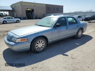 2004 Ford Crown Victoria LX z VIN 2FAFP74W54X133038, wystawiony jako Copart lot #50412955 z przebiegiem 190 116 mil mil oraz Szkody całkowita. Historia ofert i sprzedaży dostępna na DreamBid. Obrazek 1.