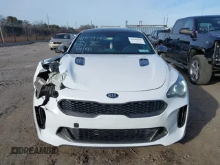 2020 Kia Stinger GT-Line with VIN KNAE15LA0L6081066, listed as a IAAI auction lot 41599142 with 73,199 mi miles. Bid and sale history available at carsss.com. Image 12.
