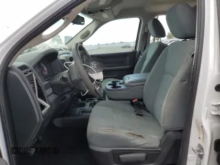 2015 Ram 2500 Tradesman z VIN 3C6UR5HL8FG615300, wystawiony jako Copart lot #56932694 z przebiegiem 167 808 mil mil oraz Szkoda całkowita • Salvage title. Historia ofert i sprzedaży dostępna na DreamBid. Obrazek 7.