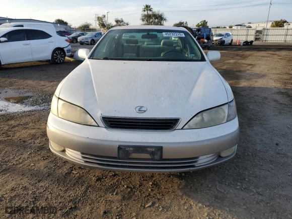 1998 Lexus ES 300 Luxury Sport Sdn with VIN JT8BF28G5W5035874, listed as a Copart auction lot 45232315 with NaN miles and Clean Title. Bid and sale history available at carsss.com. Image 5.