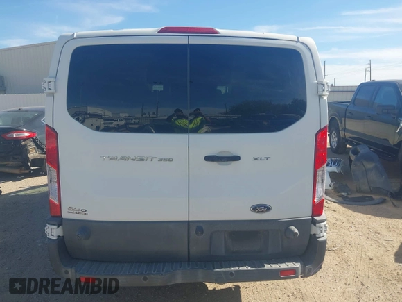 2016 Ford Transit XL z VIN 1FBZX2YM0GKB08269, wystawiony jako IAAI lot #41814059 z przebiegiem 70 556 mil mil oraz . Historia ofert i sprzedaży dostępna na DreamBid. Obrazek 17.