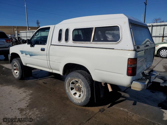 1992 Toyota 4WD Pickups DLX with VIN 4TARN01P7NZ040577, listed as a Copart auction lot 45323845 with 183668 miles and Clean Title. Bid and sale history available at carsss.com. Image 2.