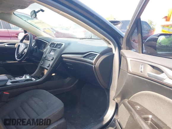 2017 Ford Fusion SE z VIN 3FA6P0H71HR135111, wystawiony jako IAAI lot #42454080 z przebiegiem 120 355 mil mil oraz . Historia ofert i sprzedaży dostępna na DreamBid. Obrazek 5.