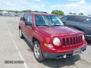 2011 Jeep Patriot Latitude z VIN 1J4NF1GB1BD174781, wystawiony jako IAAI lot #42472551 z przebiegiem 189 276 mil mil oraz . Historia ofert i sprzedaży dostępna na DreamBid. Obrazek 1.