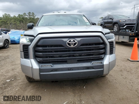 2022 Toyota Tundra 2WD SR5 with VIN 5TFLA5AB7NX005251, listed as a Copart auction lot 45131335 with 48,470 mi miles and Salvage Title. Bid and sale history available at carsss.com. Image 5.