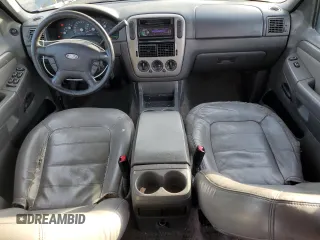 2004 Ford Explorer XLT z VIN 1FMZU63E24ZB25620, wystawiony jako Copart lot #86866134 z przebiegiem 243 266 mil mil oraz Szkoda całkowita • Salvage title. Historia ofert i sprzedaży dostępna na DreamBid. Obrazek 8.