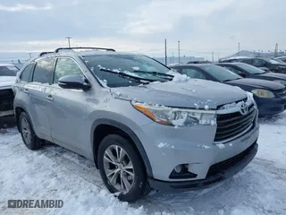 2015 Toyota Highlander LE with VIN 5TDBKRFH7FS153176, listed as a IAAI auction lot 41356261 with 119,502 mi miles. Bid and sale history available at carsss.com. Image 1.