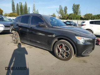 2022 Alfa Romeo Stelvio Sprint z VIN ZASPAKAN7N7D41824, wystawiony jako Copart lot #43214015 z przebiegiem 62 232 mil mil oraz Szkody całkowita. Historia ofert i sprzedaży dostępna na DreamBid. Obrazek 4.