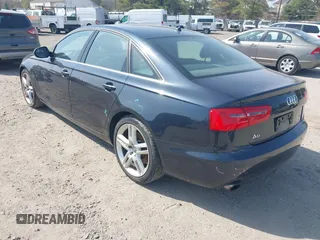 2015 Audi A6 Premium Plus z VIN WAUGFAFC8FN044809, wystawiony jako IAAI lot #41810102 z przebiegiem 153 577 mil mil oraz . Historia ofert i sprzedaży dostępna na DreamBid. Obrazek 3.