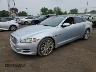 2011 Jaguar XJ Supercharged z VIN SAJWA1GE2BMV05159, wystawiony jako Copart lot #61092355 z przebiegiem 127 802 mil mil oraz Czysty tytuł • Clean title. Historia ofert i sprzedaży dostępna na DreamBid. Obrazek 1.