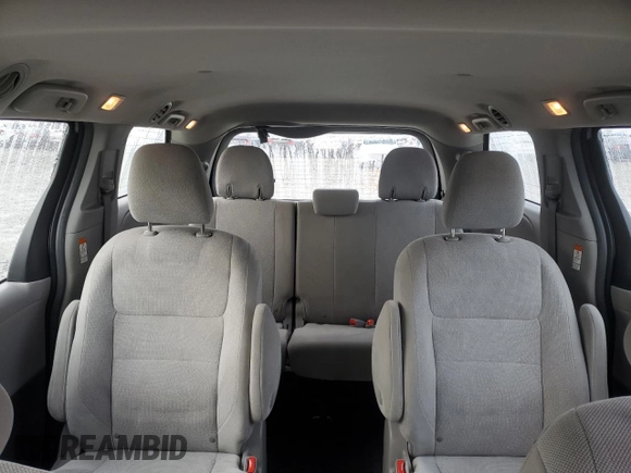 2018 Toyota Sienna L с VIN 5TDZZ3DC0JS926500, выставлен на аукционе Copart как лот 45276025 с пробегом 185 907 миль миль и Списание • Salvage title. История ставок и продаж доступна на DreamBid. Изображение 10.
