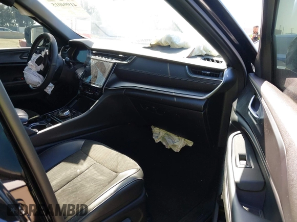 2023 Jeep Grand Cherokee Laredo with VIN 1C4RJHAGXPC620670, listed as a IAAI auction lot 41994015 with 15,893 mi miles and . Bid and sale history available at DreamBid. Image 5.