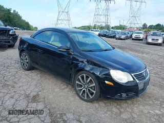 2010 Volkswagen Eos Komfort z VIN WVWBA7AH4AV024809, wystawiony jako IAAI lot #42773112 z przebiegiem 136 949 mil mil oraz . Historia ofert i sprzedaży dostępna na DreamBid. Obrazek 1.