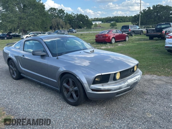 2007 Ford Mustang Deluxe with VIN 1ZVFT80N975342231, listed as a Copart auction lot 51870915 with 175,676 mi miles and Clean Title. Bid and sale history available at carsss.com. Image 1.